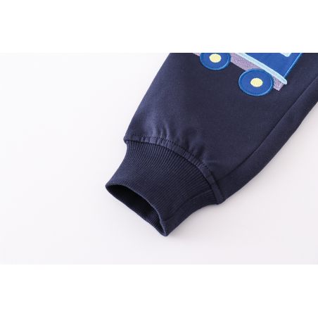 Spodnie chłopięce bawełniane z aplikacją lokomotywy – granatowe | LeAnKa