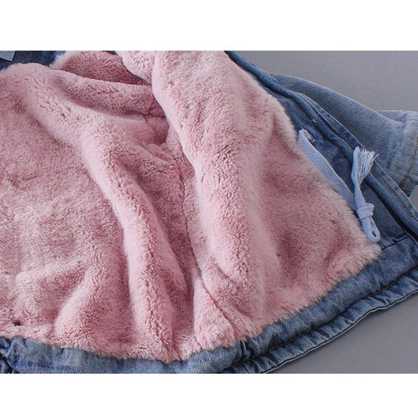 Jeansowa kurtka dziewczęca z różowym futerkiem i kapturem | Modna kurtka zimowa dla dzieci