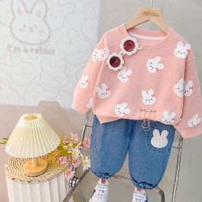 Komplet dziecięcy dziewczęcy – różowa bluza w króliczki i jeansy | LeAnKa 2